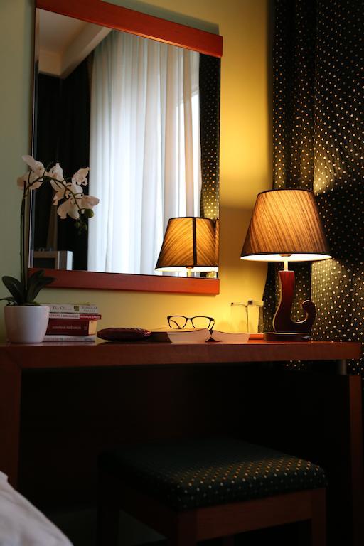 Hotel Apollonia Pristina Værelse billede