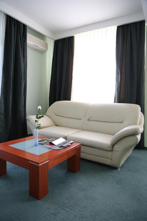 Hotel Apollonia Pristina Værelse billede