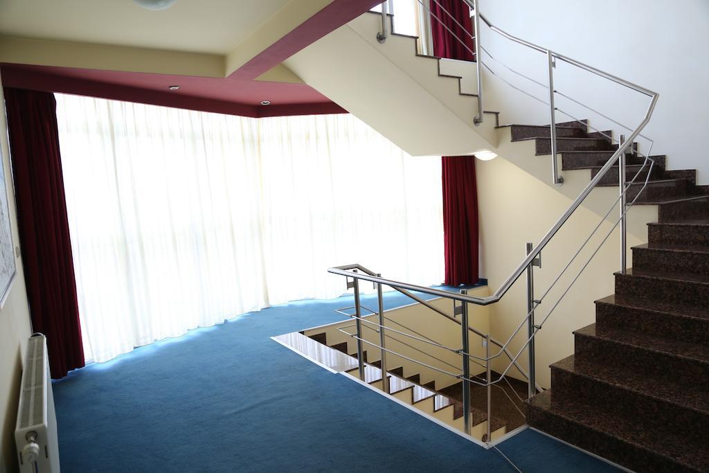 Hotel Apollonia Pristina Eksteriør billede