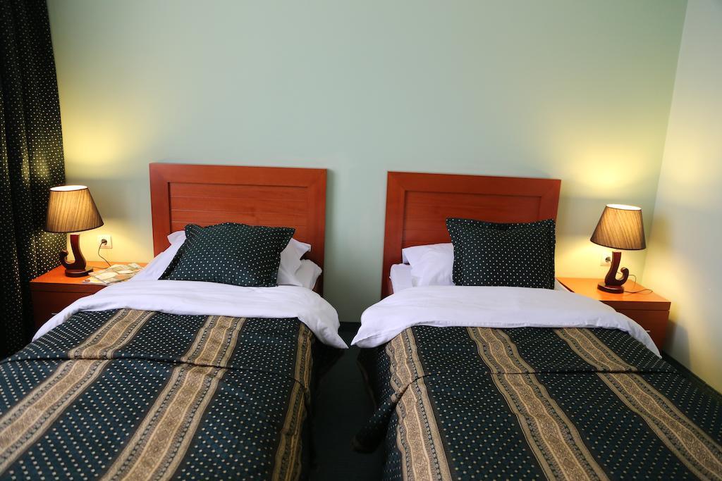 Hotel Apollonia Pristina Eksteriør billede
